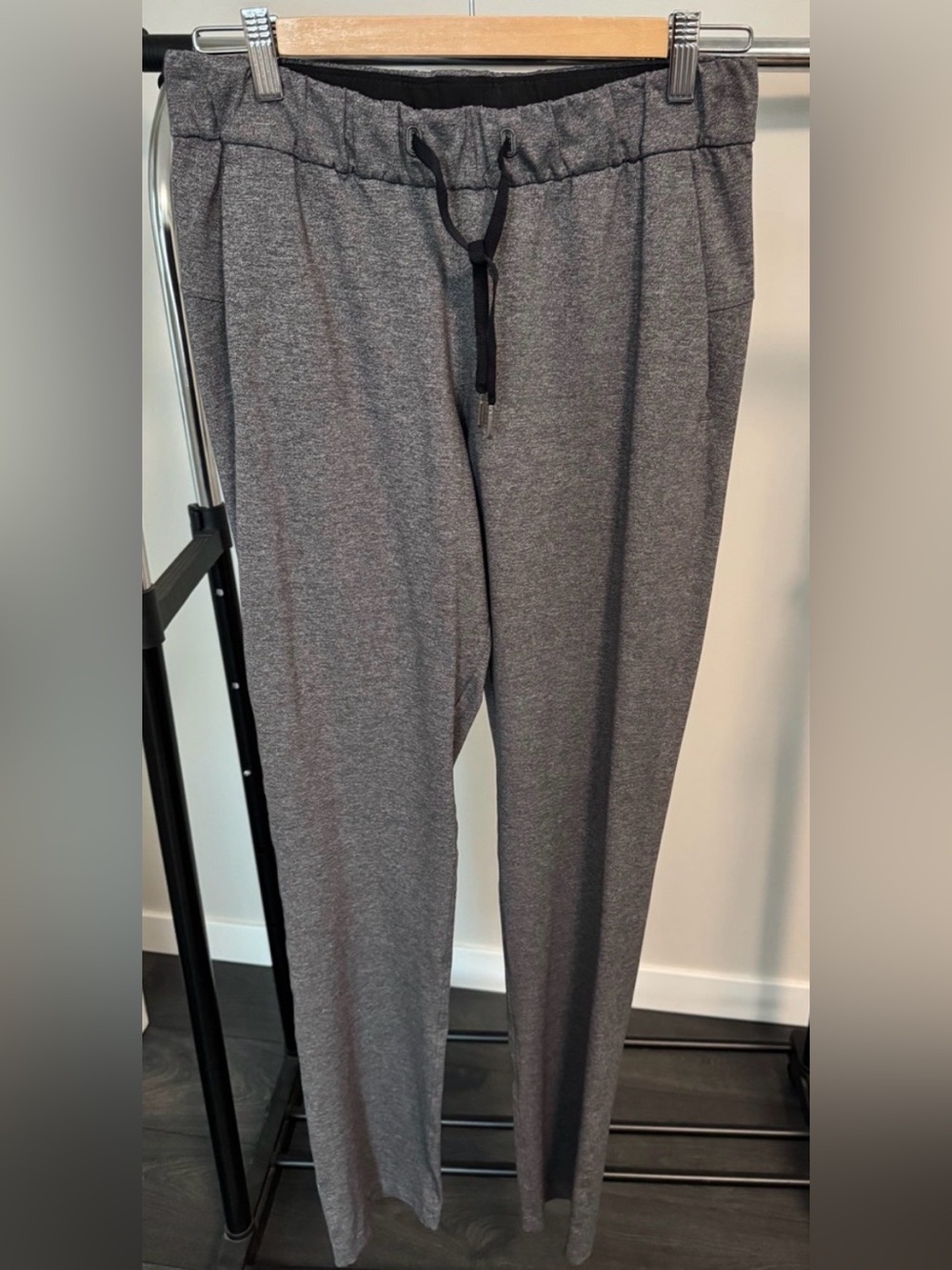 🦞lululemon athletica Heather Gray Drawstring Joggers